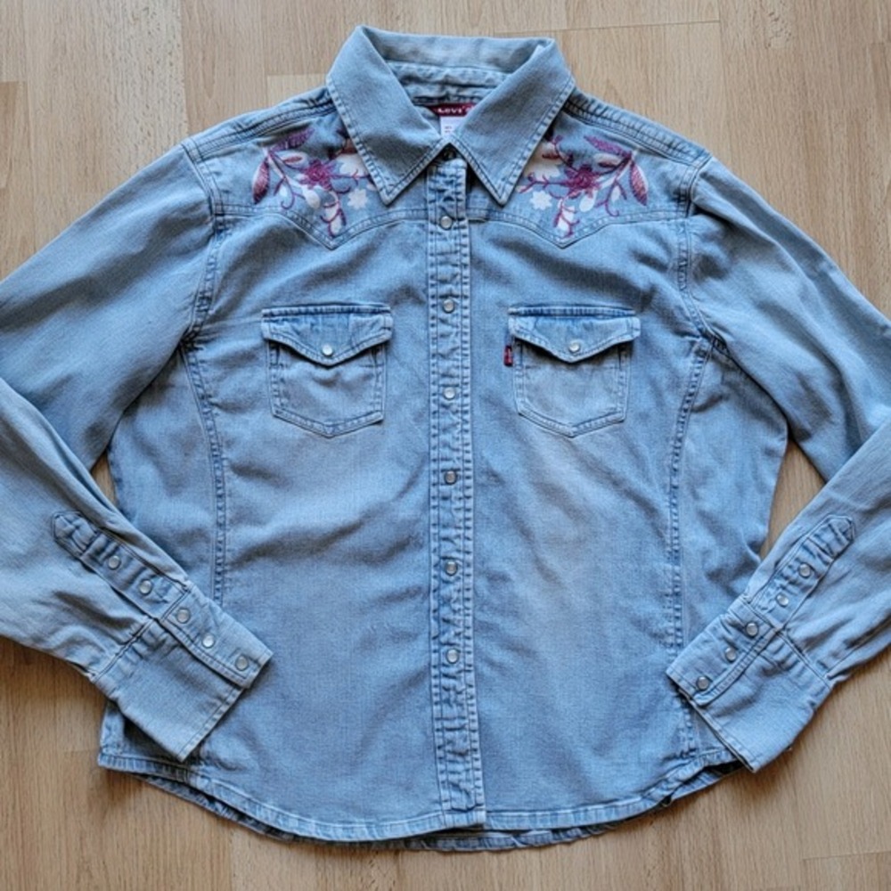 Levis Y2K‎ Womens Light Wash Denim Western Shirt Floral Embroidery Pearl Snap L